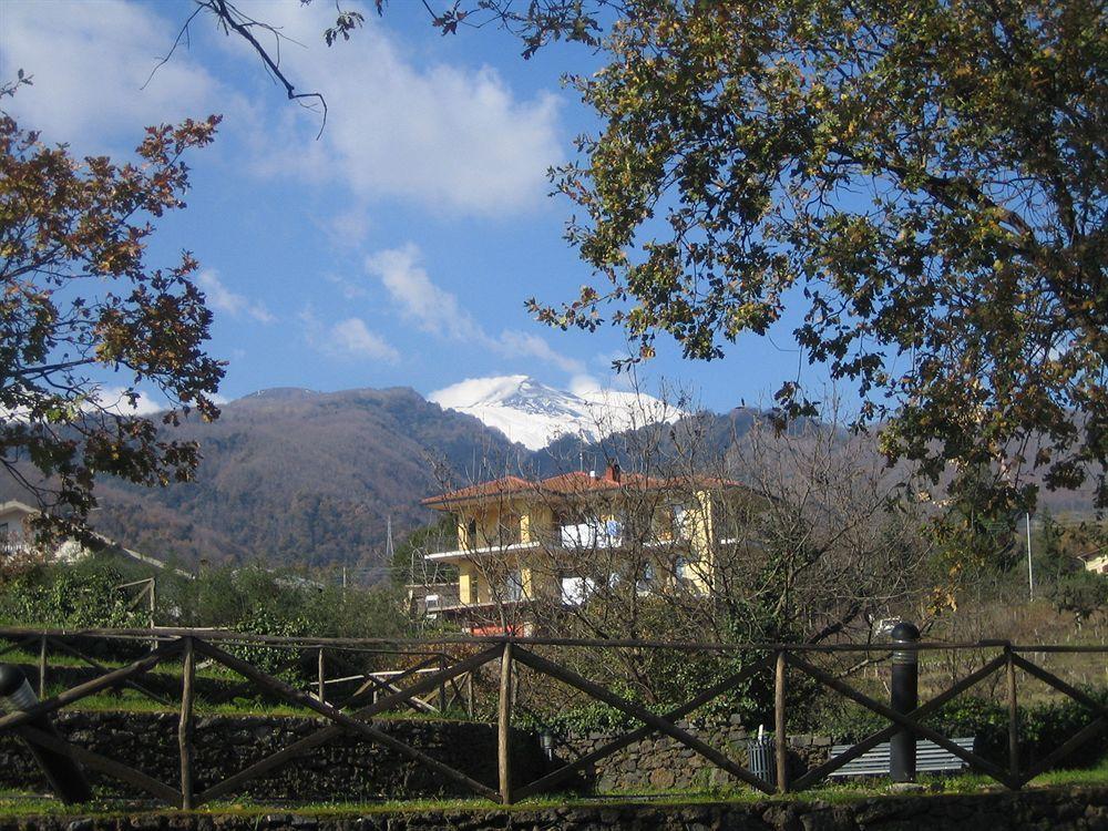 Villa Rosa Etna Apartments Zafferana Etnea Exterior foto